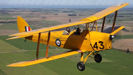 De Havilland Tiger Moth.jpg
