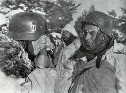 Vojáci SS v Ardenách v roce 1944.jpg
